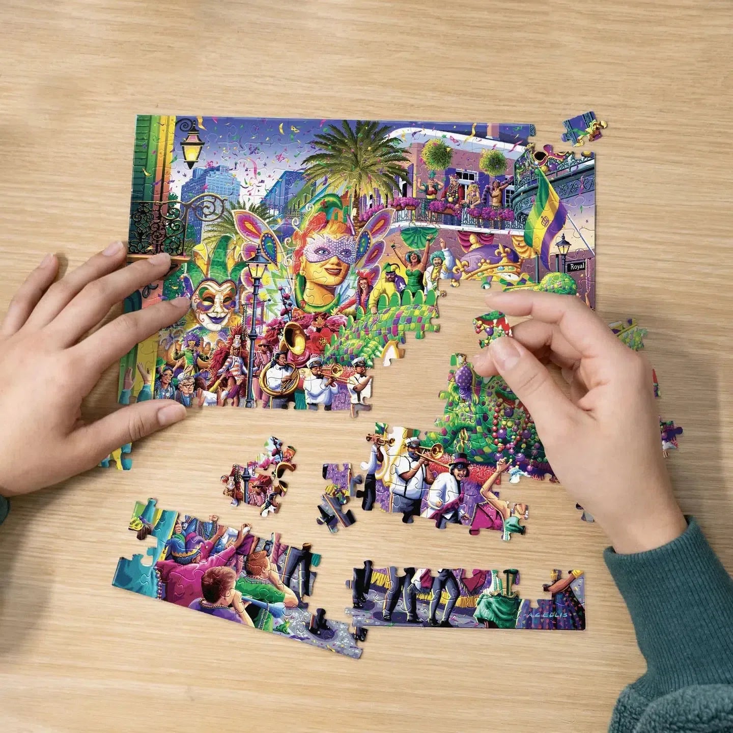 New Orleans Mardi Gras 210 Piece Jigsaw Puzzle Boardwalk